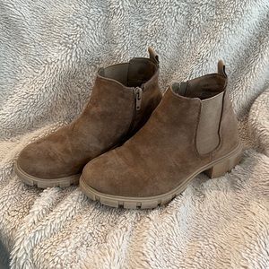 Girls Chelsea Boots